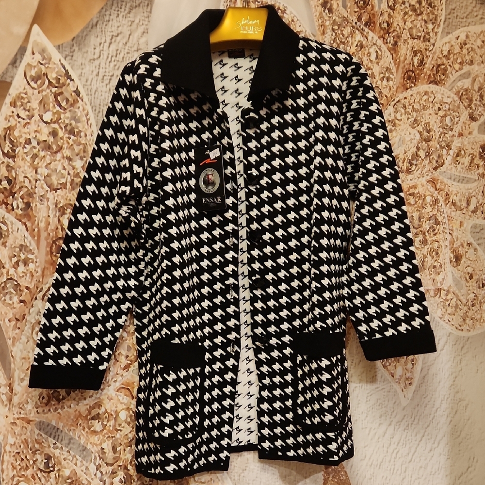 Chic Black and White Houndstooth Women's Blazer